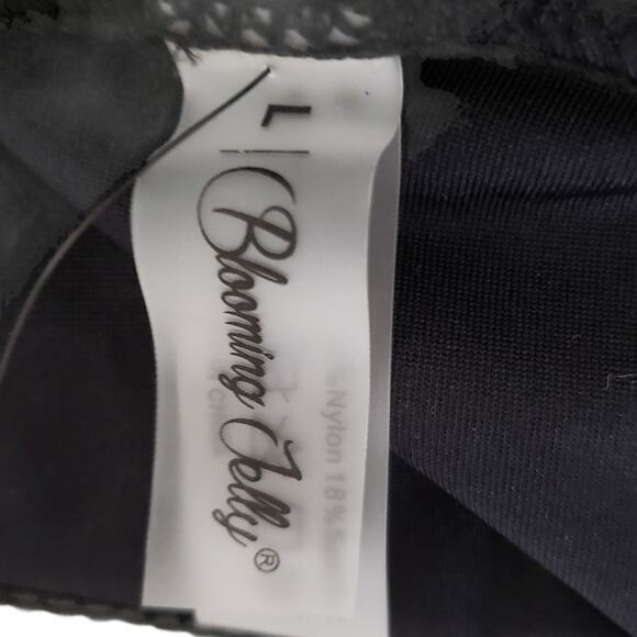 NWT Blooming Jelly High Waisted Crop Top Cut Out Cheeky High Rise Bikini   Large - Picture 9 of 11